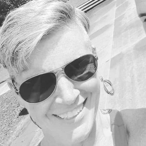 Meet your Posher, Karen - Picture 1 of 1